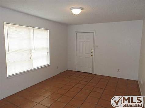 4th image of 8027 Cambridge Cir