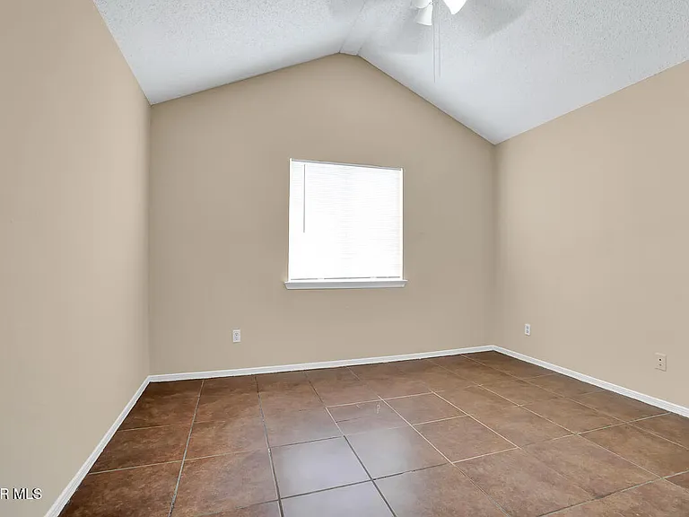 2304 Tierra Blanda Dr — Photo 10