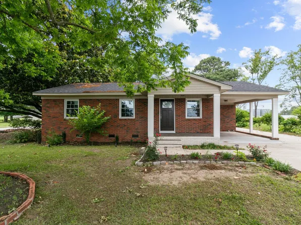 710 W Main St, Clinton, NC 28328