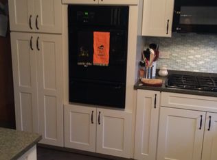 488 Lilac Ln, Elk Grove Village, IL 60007