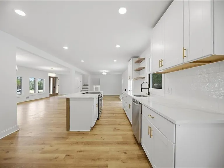 1073 Grayson Pkwy — Photo 14