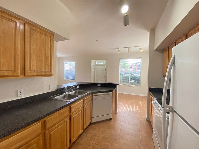6025 Westgate Dr #2512 — Photo 14