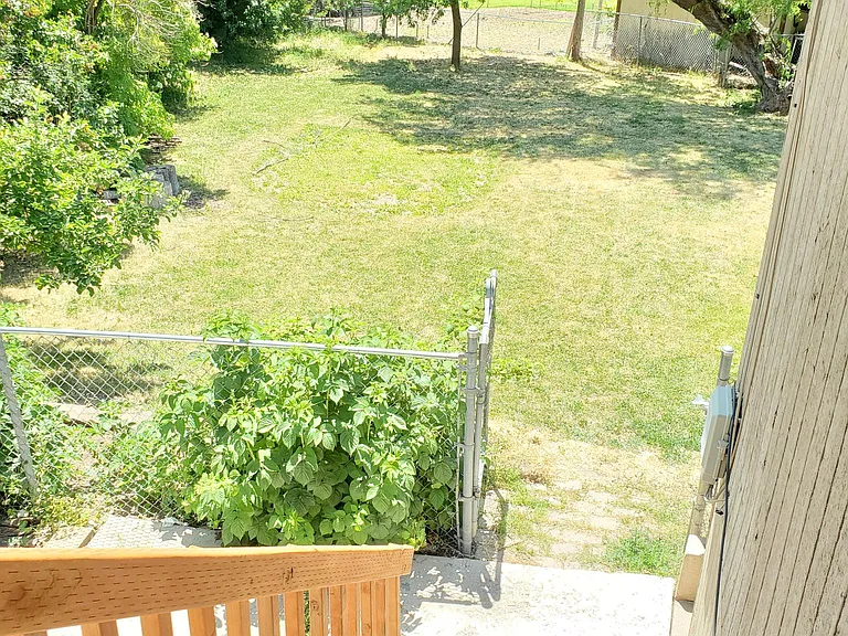 165 N 850 E — Photo 13