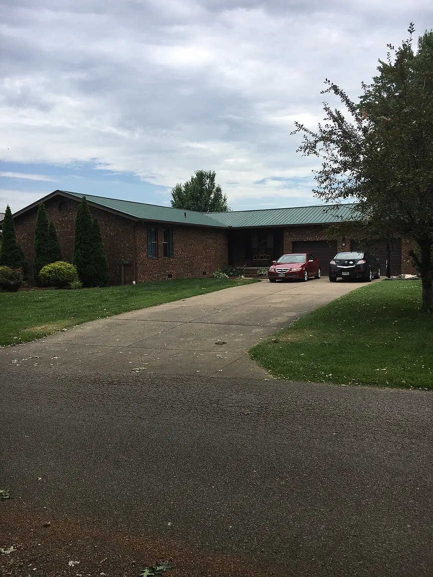 724 Township Road 1135 photo 1