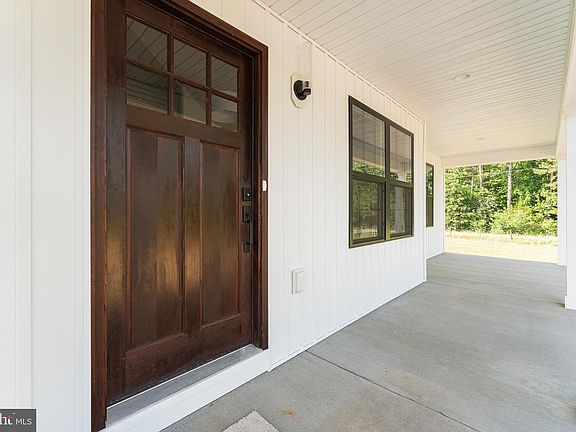 3rd image of 15361 Ridge Rd