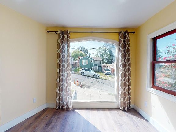 4th image of 2921 Partridge Ave