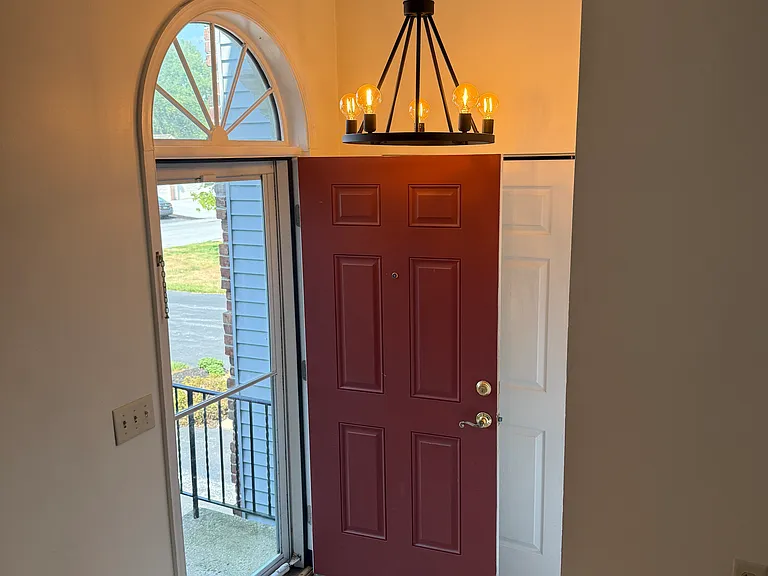120 Spruce Ct — Photo 3