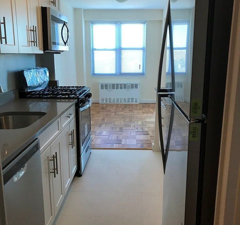 1st image of 9801 67th Ave APT 14W