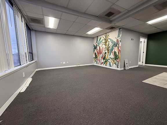 4th image of 5097 N Elston Ave #301