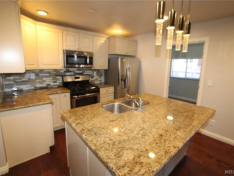535 Badger Ln — Photo 8