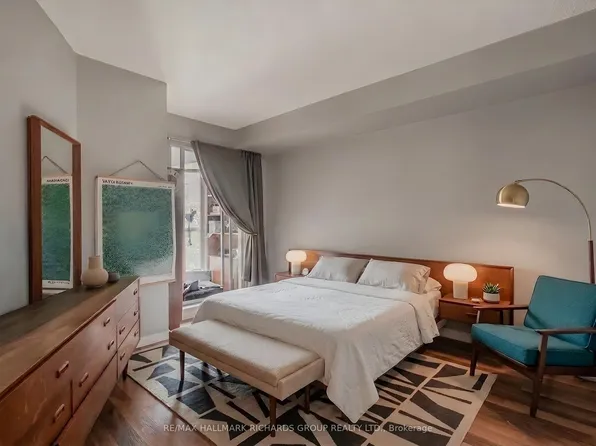 801 King St W, Toronto, ON