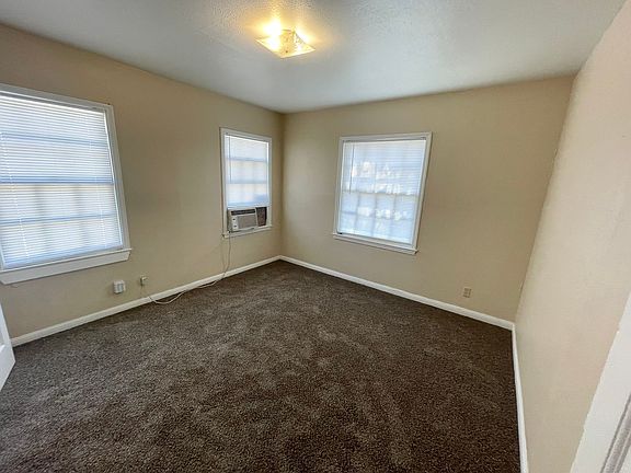 5th image of 2058 Earl St