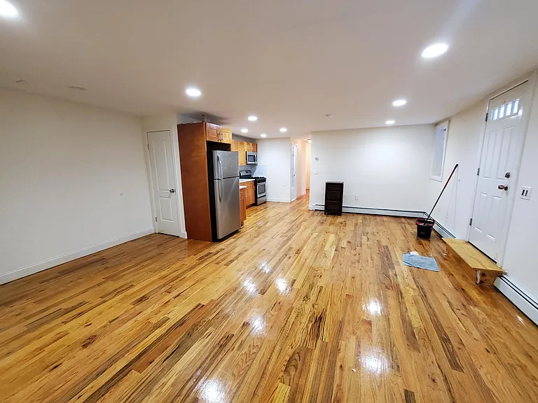 1713 Tenbroeck Ave #2 — Photo 1