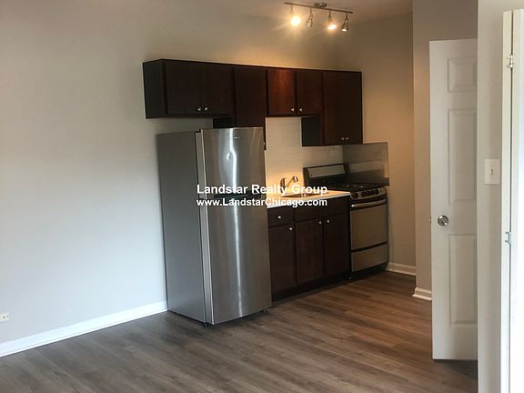 3rd image of 1627 N Humboldt Blvd #3E