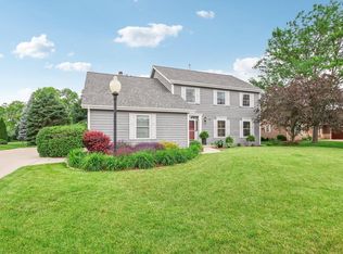1492 Turnberry Cir, Oconomowoc, WI 53066