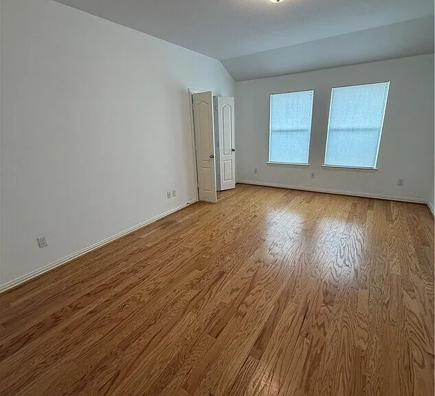 375 Primrose Way — Photo 3