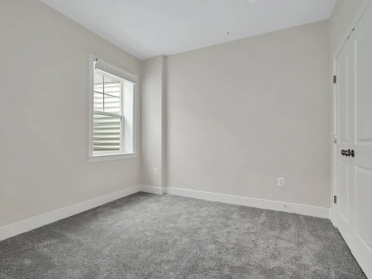 32 Bleeker Pl — Photo 20