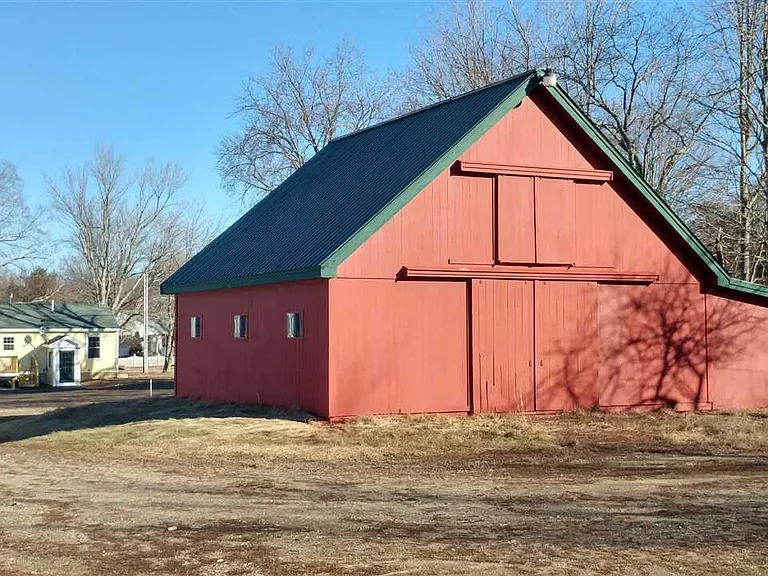 176 Breakfast Hill Rd — Photo 13