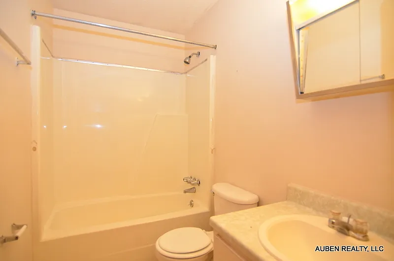 Section 8 Accepted Charming 2-Bedroom Home In Hill Place On Walden Drive — Photo 4