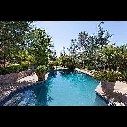 3rd image of 3966 Heathrow Ln