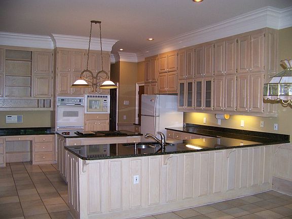 Spacious Kitchen