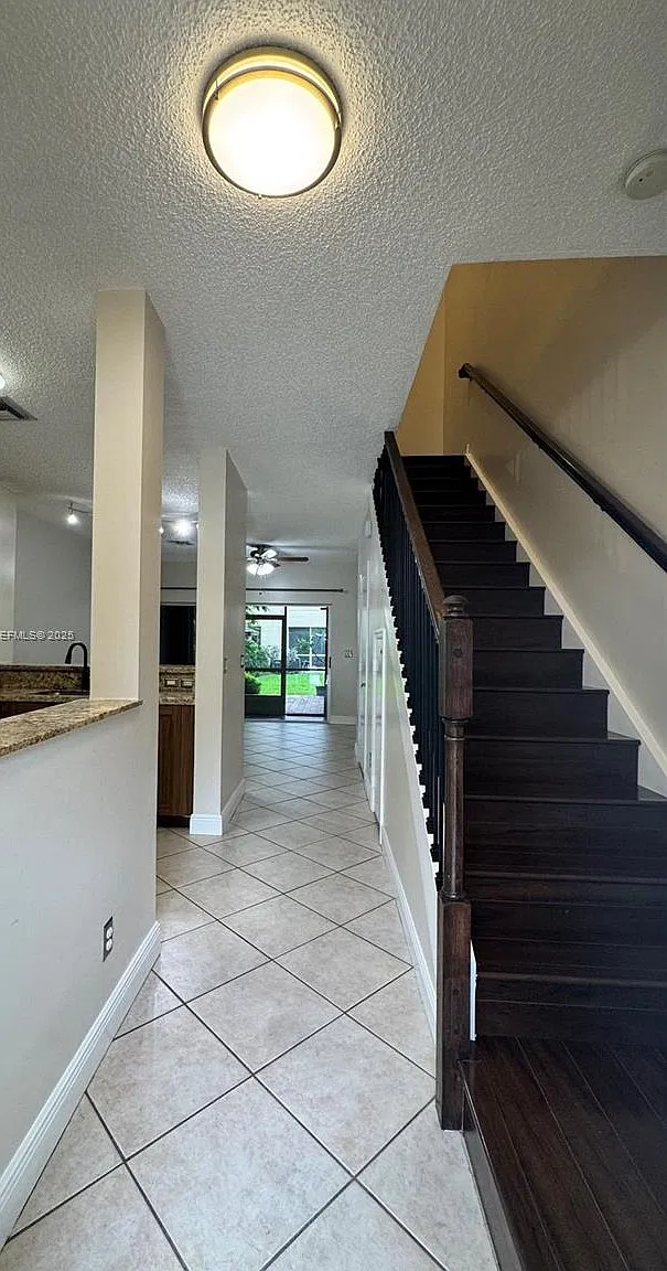 SW 122nd Ter, Pembroke Pines — Photo 3