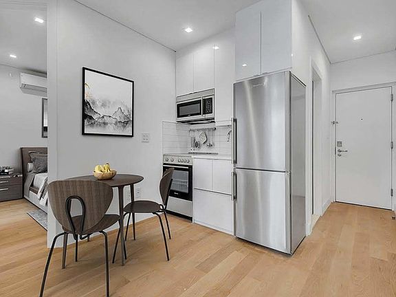 2nd image of 59 Thompson St #17