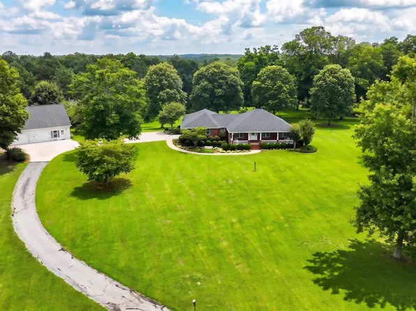 2117 W Grantville Rd, Grantville, GA 30220