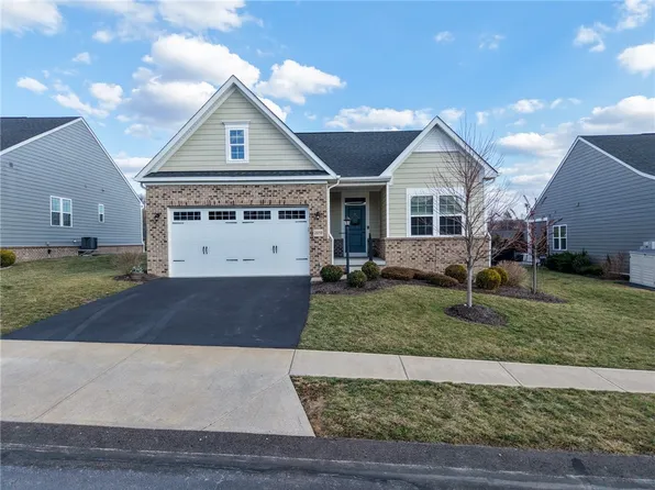 2010 Ringold Ct, Valencia, PA 16059