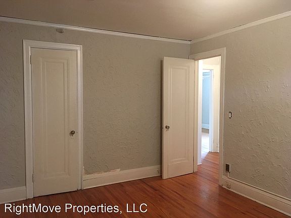 4th image of 2544 Harriet Ave S #B