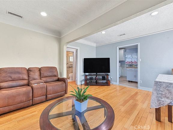 5th image of 8444 San Luis Ave
