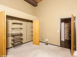 1733 W Irving Park Rd #1318, Chicago, IL 60613