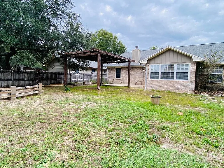 401 Evans Rd — Photo 29