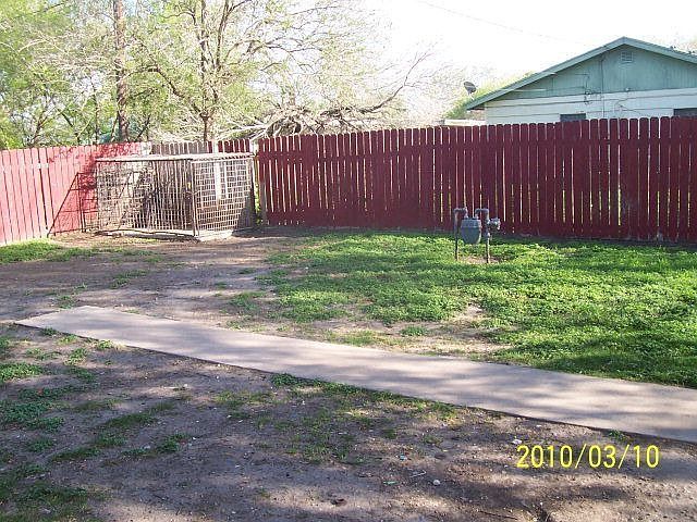 2nd image of 1519 E Lott Ave