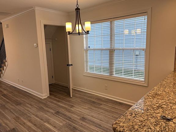 3rd image of 336 Sam Houston Cir
