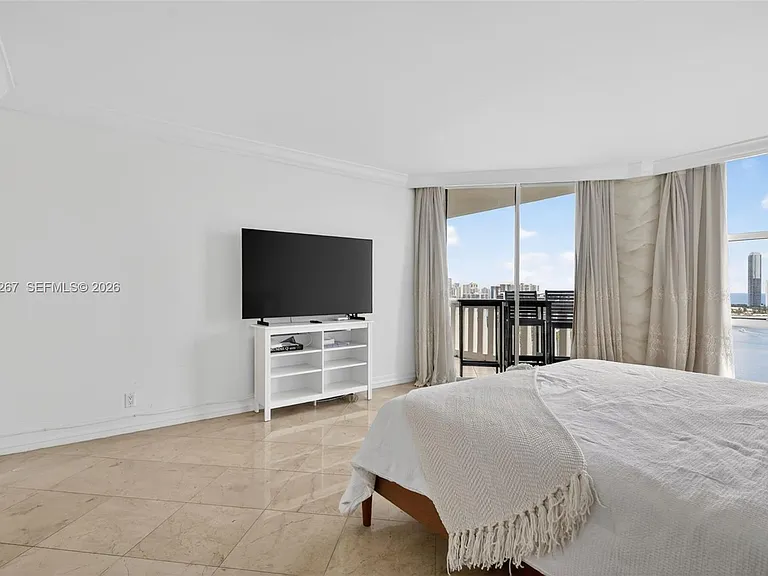 3000 Island Blvd #2305 — Photo 22