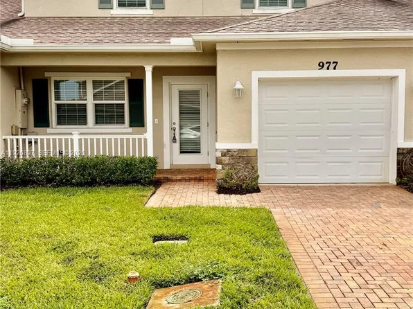 977 NE Trailside Run, Port Saint Lucie, FL 34983