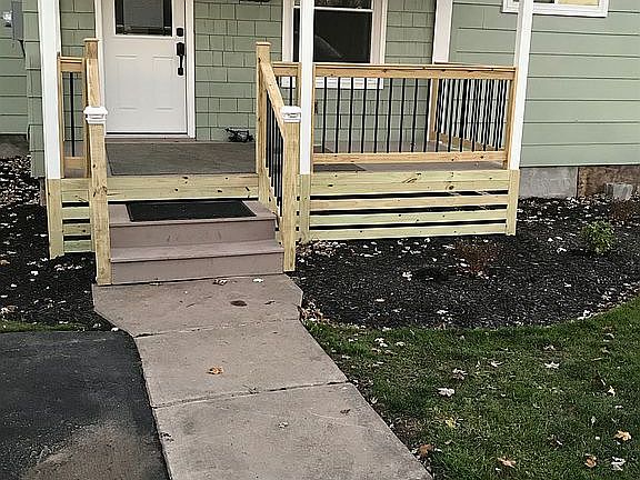 3rd image of 13898 Furnace St