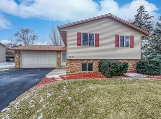 11521 Jersey Ave N, Champlin, MN 55316