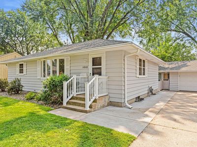 1011 4th St W, Hastings, MN, 55033
