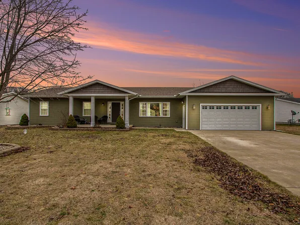 3171 Fair Oak St, Benton Harbor, MI 49022