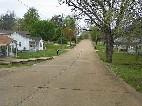 3rd image of 1706 Robert St