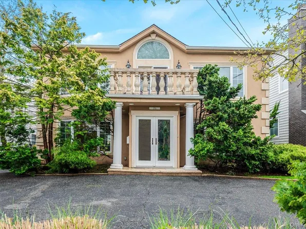 1701 Bay Blvd, Atlantic Beach, NY 11509