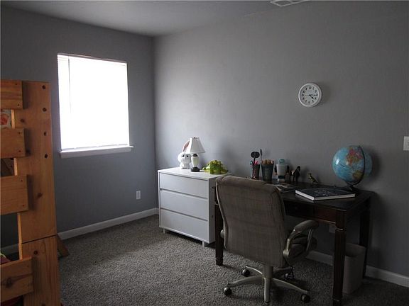 2nd image of 1004 Kingston Dr
