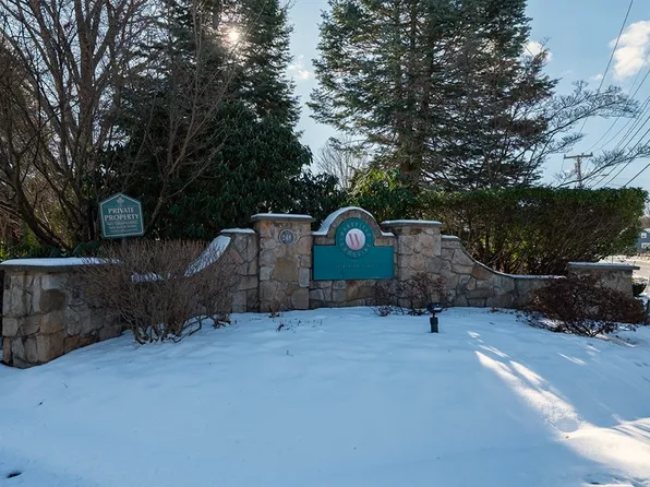 248 Albion St APT 248, Wakefield, MA 01880