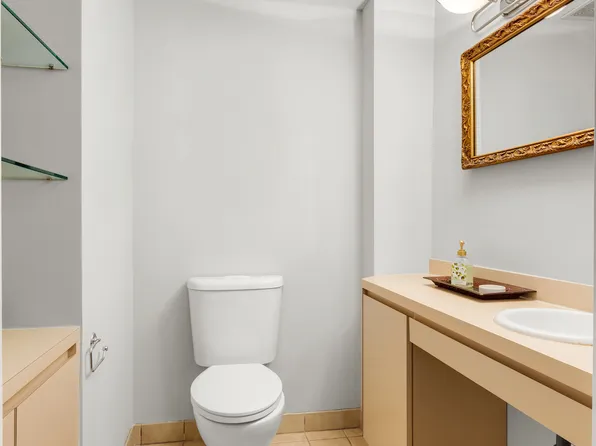 525 East 86th Street image 9 of 11