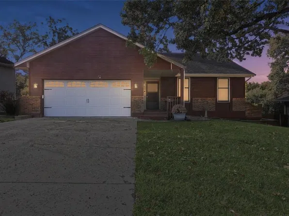2600 SW Morningside Dr, Blue Springs, MO 64015