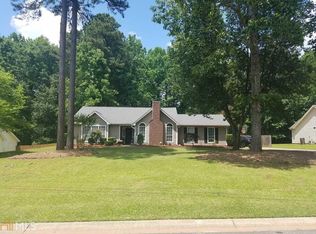 170 Sawgrass Manor Dr, Newnan, GA 30265