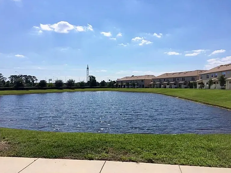 441 Glastonbury Dr #441 — Photo 3