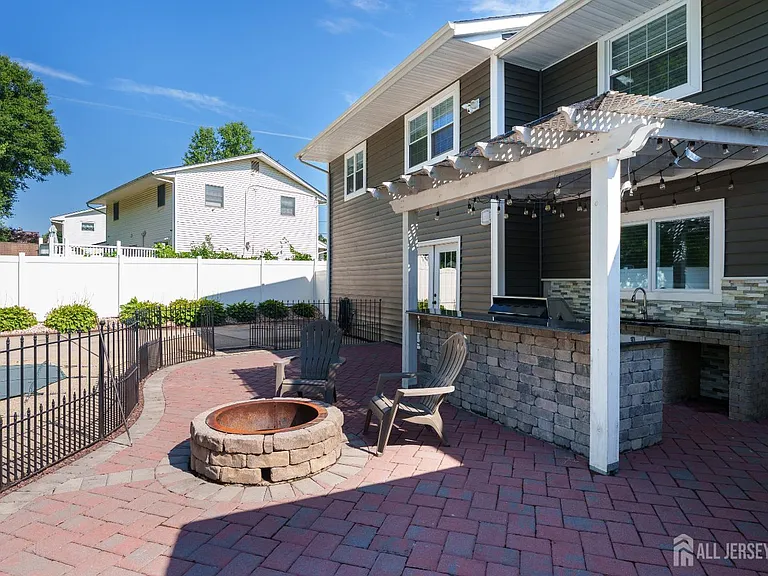 65 Hastings Rd — Photo 23